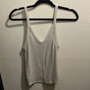 White v neck tank